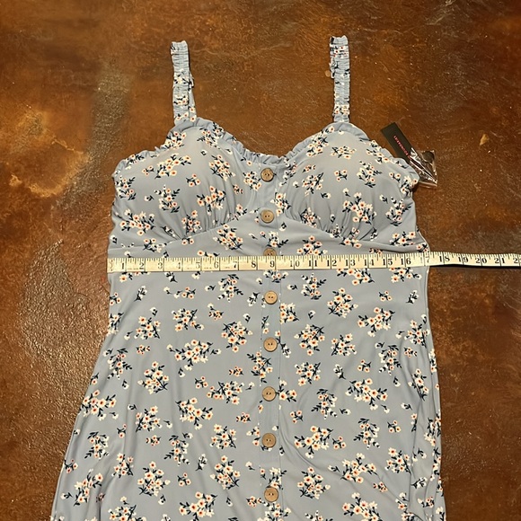 💰👀 Bundle 4/$20 👀💰
No Boundaries dress - Picture 10 of 13